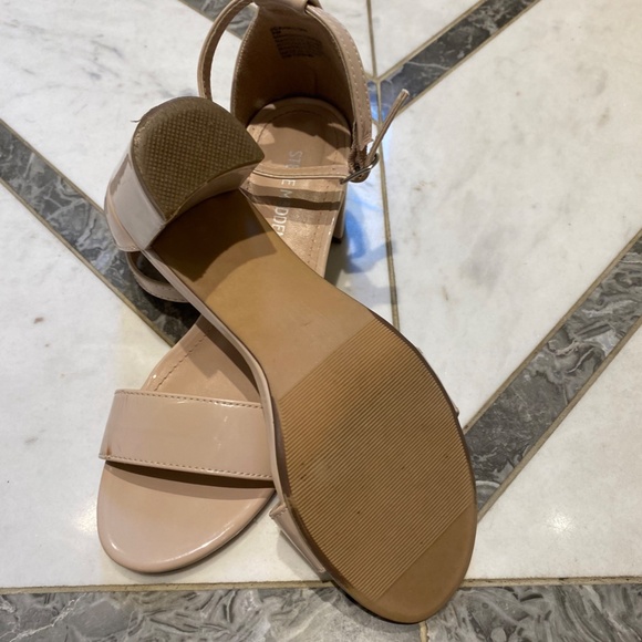 Steve Madden Girls High Heel Sandals. Size 3Y - Picture 5 of 5